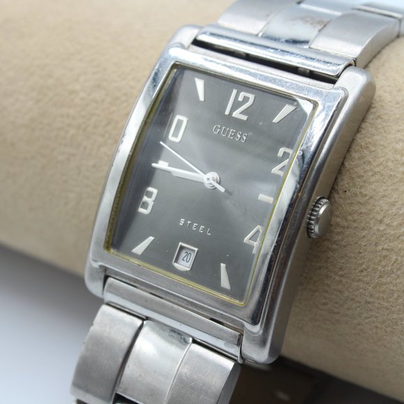 VINTAGE GUESS SQUARE FACE STAINLESS STEEL WATER RESISTANT CLASSIC WATCH G85670G - Picture 4 of 7